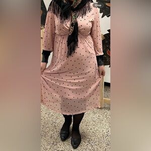 Long polka dot dress pink. Long sleeves Size XL. Mint condition.